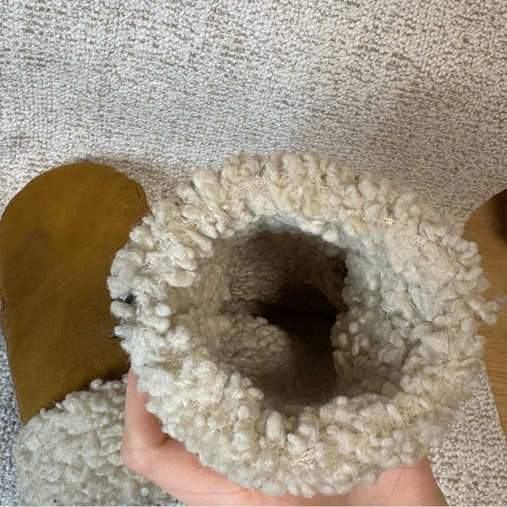 Brown Shearling And Suede Mittens - Picture 7 of 9